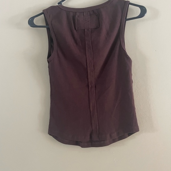 Basic Ribbed Tank Top - Picture 2 of 3